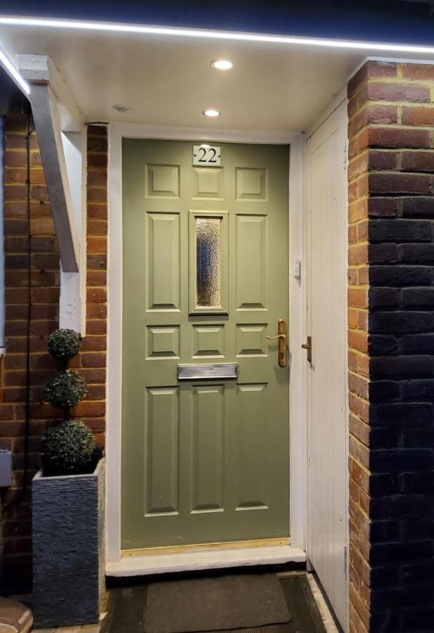 Air Conditioned Modern Double Bed Room With Private Attached Bathroom - Free Parking - Near London Heathrow Airport & Southall Broadway Eksteriør billede