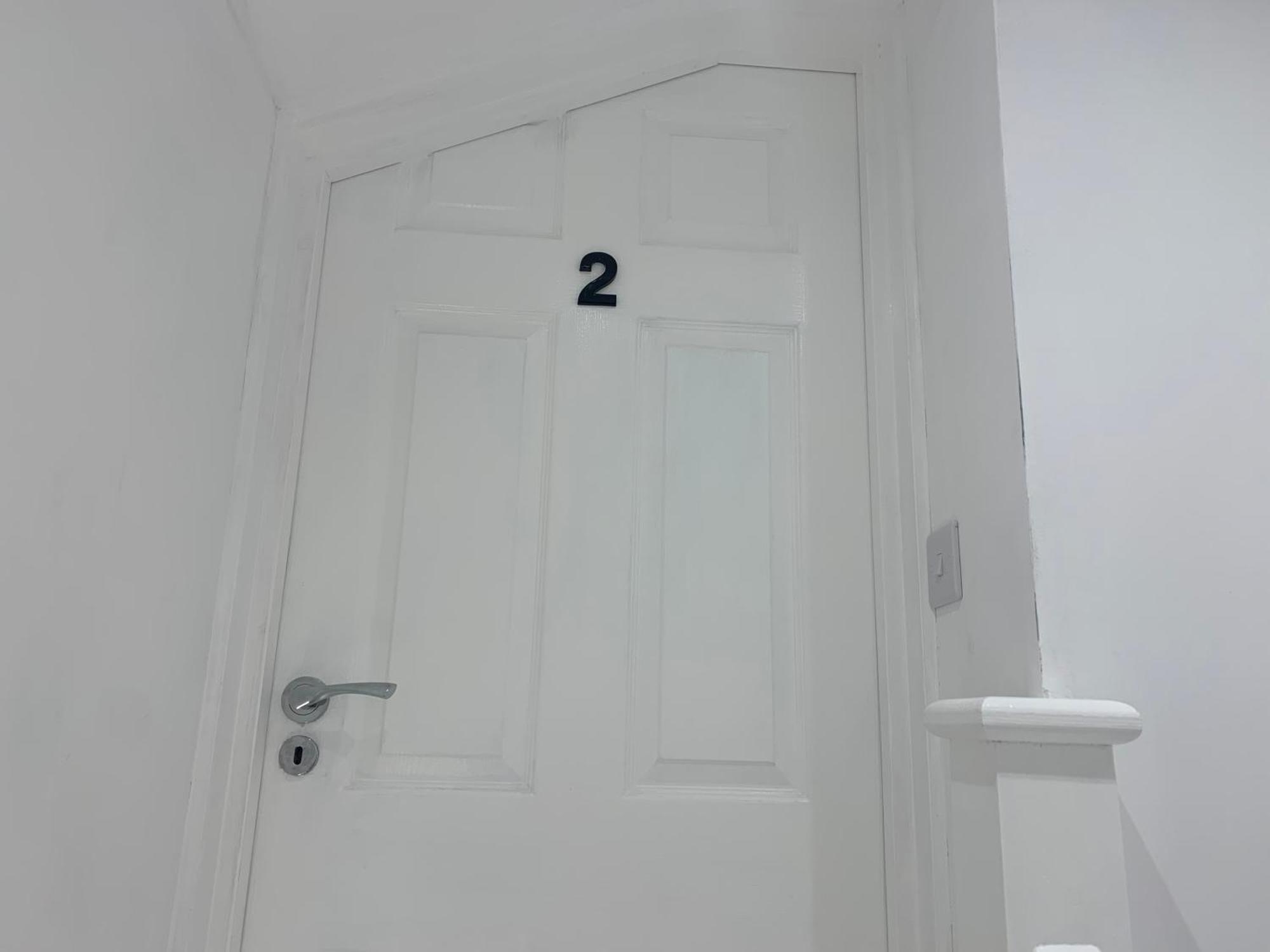 Air Conditioned Modern Double Bed Room With Private Attached Bathroom - Free Parking - Near London Heathrow Airport & Southall Broadway Eksteriør billede