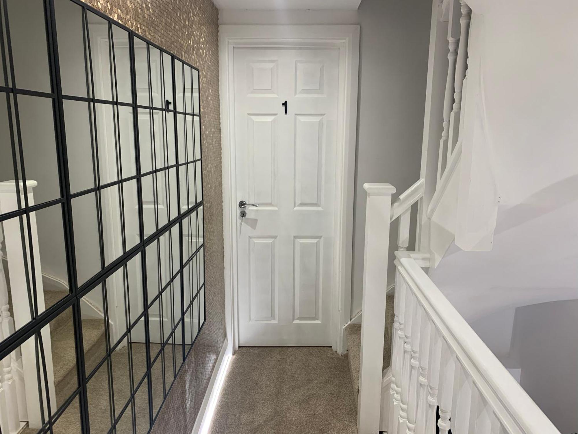 Air Conditioned Modern Double Bed Room With Private Attached Bathroom - Free Parking - Near London Heathrow Airport & Southall Broadway Eksteriør billede