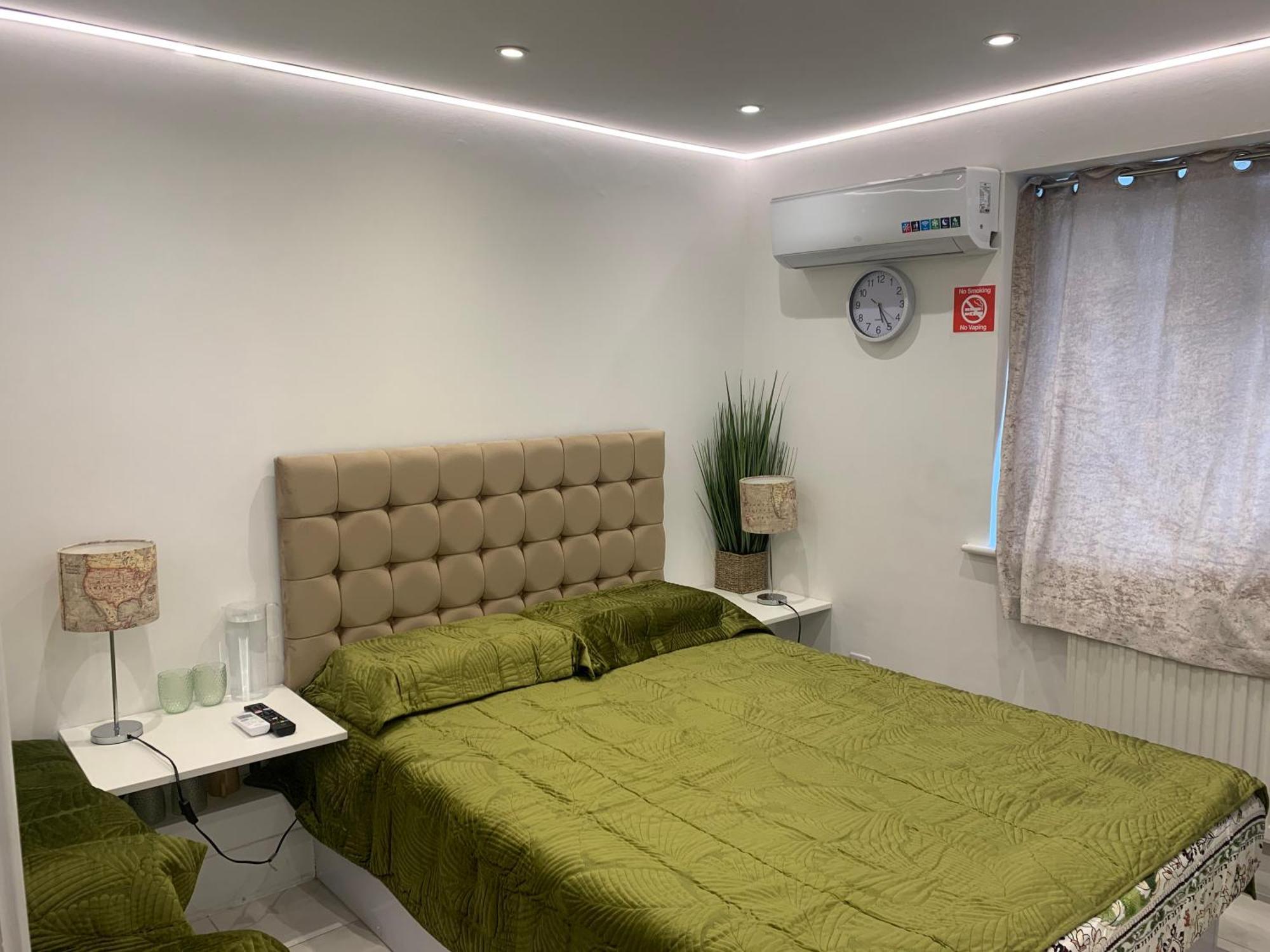 Air Conditioned Modern Double Bed Room With Private Attached Bathroom - Free Parking - Near London Heathrow Airport & Southall Broadway Eksteriør billede
